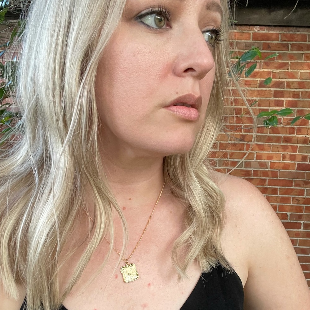 Meet your Posher, Crystal